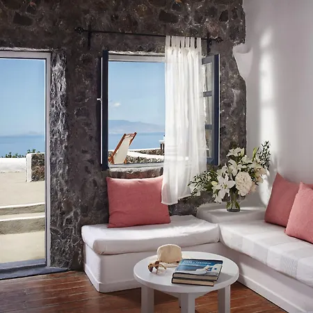 Finikia Memories Oia (Santorini)