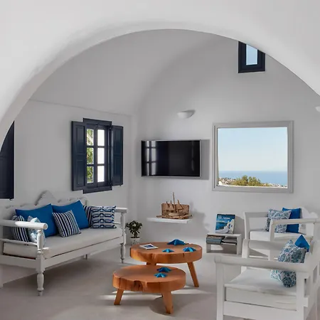 Finikia Memories Oia (Santorini)