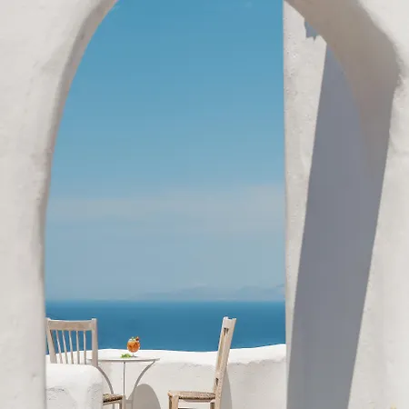 Finikia Memories Oia (Santorini)